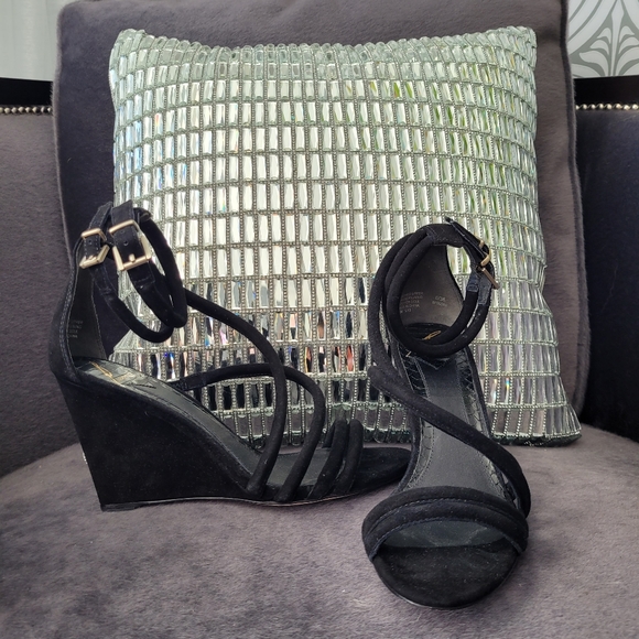 Sexy Strappy Black Wedges by Brain Atwood - Picture 2 of 5